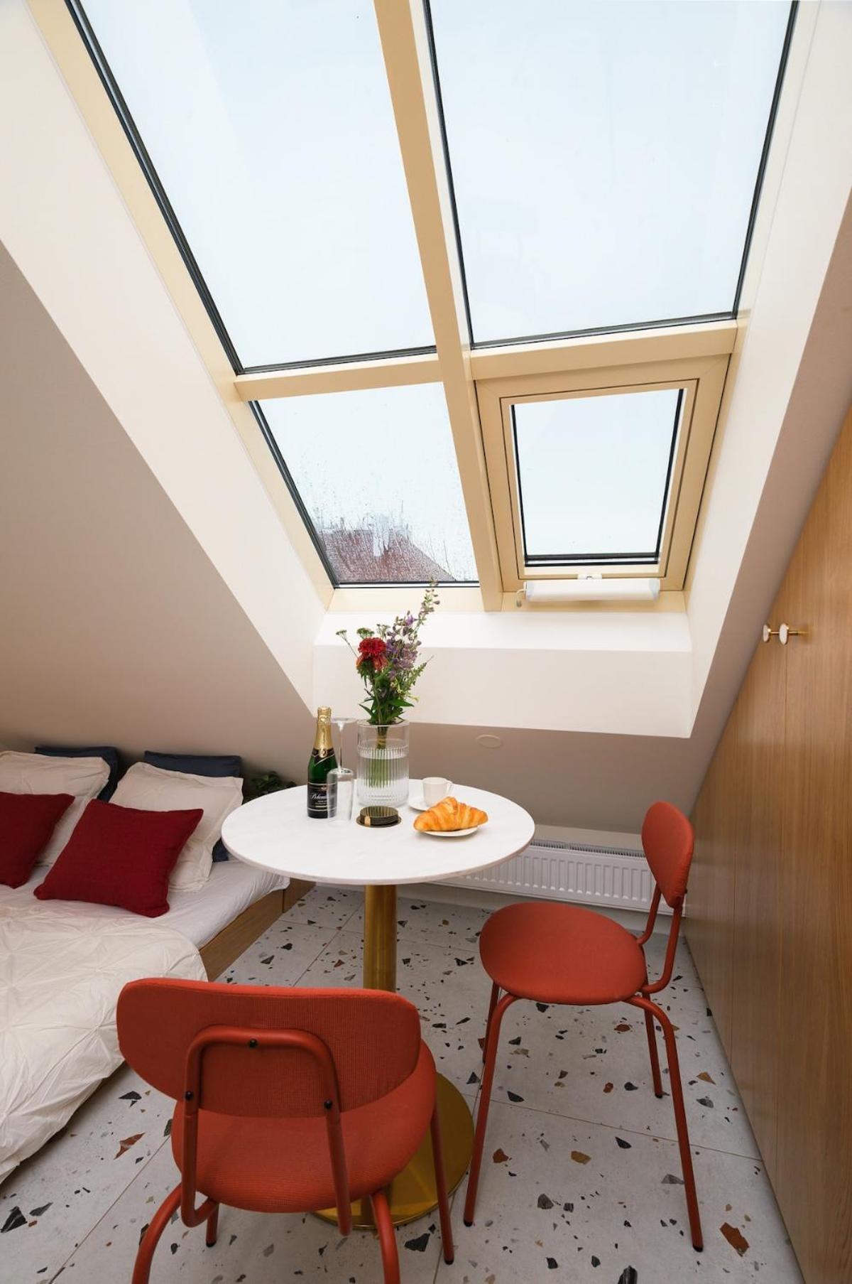 Apartment New! Mini-designer Rooftop Ac & Garden, Castle! Prag