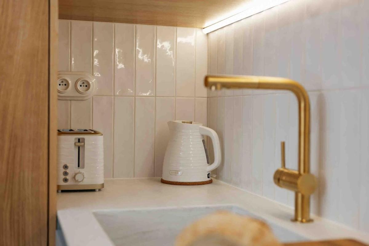 New! Mini-designer Rooftop Ac & Garden, Castle! Apartment Prag